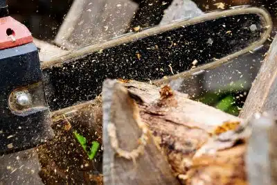 l’essence de votre tronçonneuse