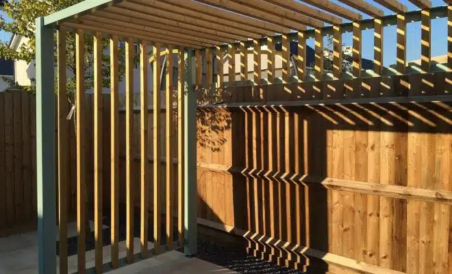 Les atouts d'une pergola quand on vit à Nîmes